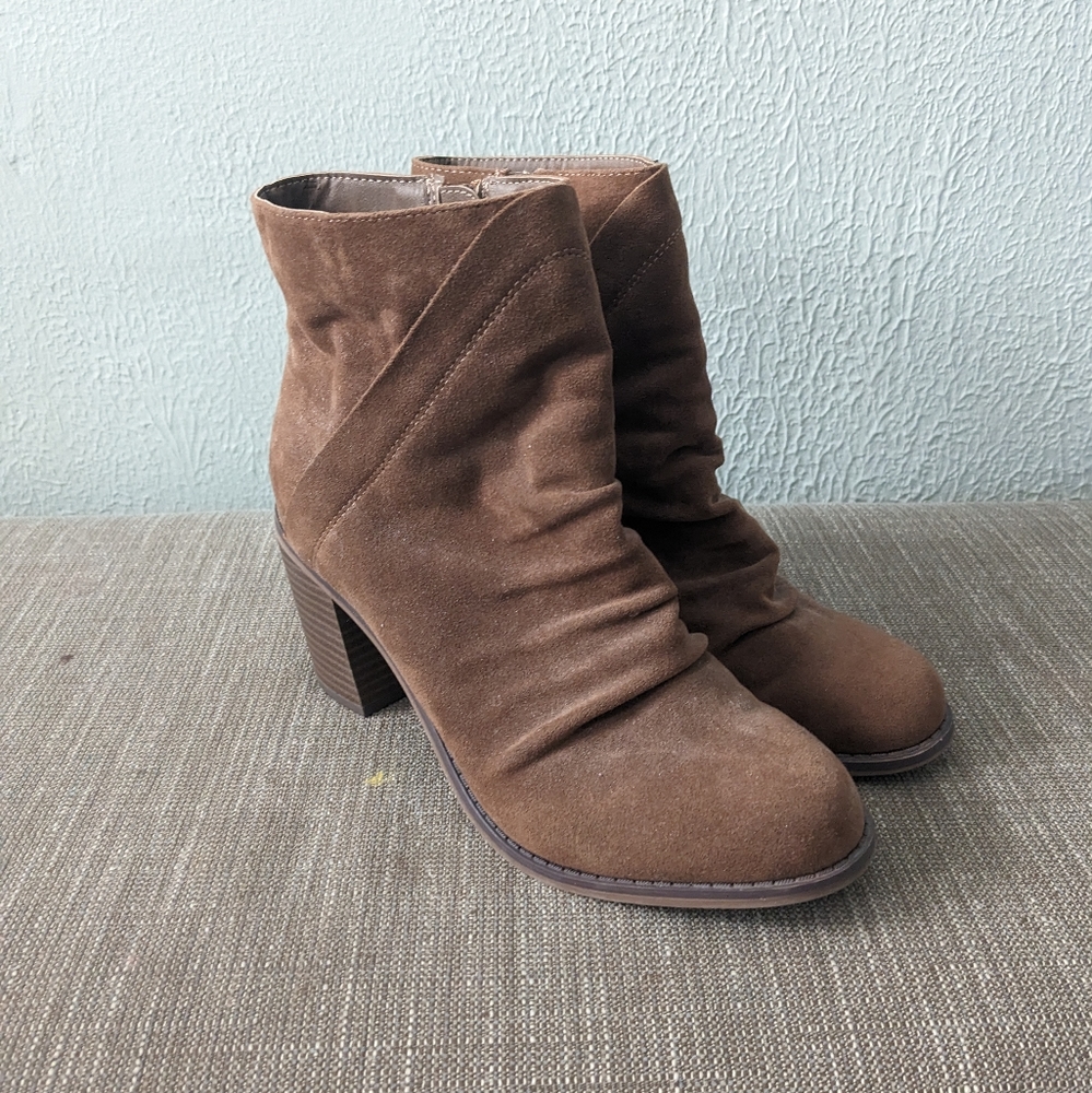 Universal Thread Block Heel Boots - Picture 3 of 9